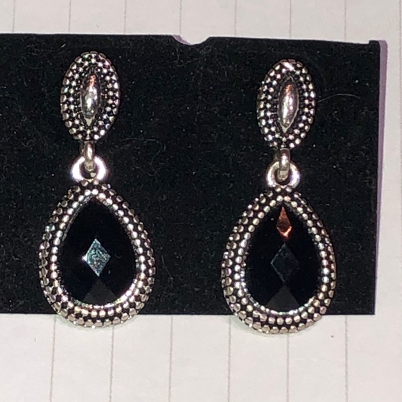 🆕Gorgeous black & silver earrings NWT - Picture 14 of 16